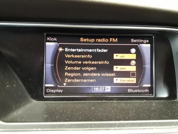 Audi A4 Avant 1.8 TFSI 16V Skrotfordon (2012, ZWART)