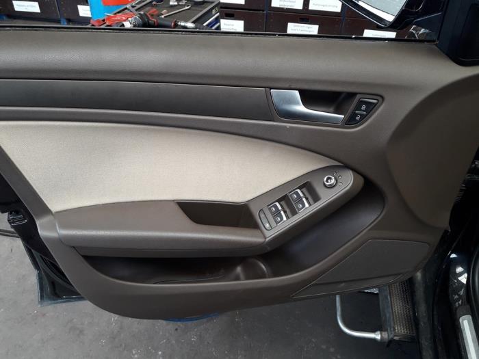 Audi A4 Avant 1.8 TFSI 16V Skrotfordon (2012, ZWART)