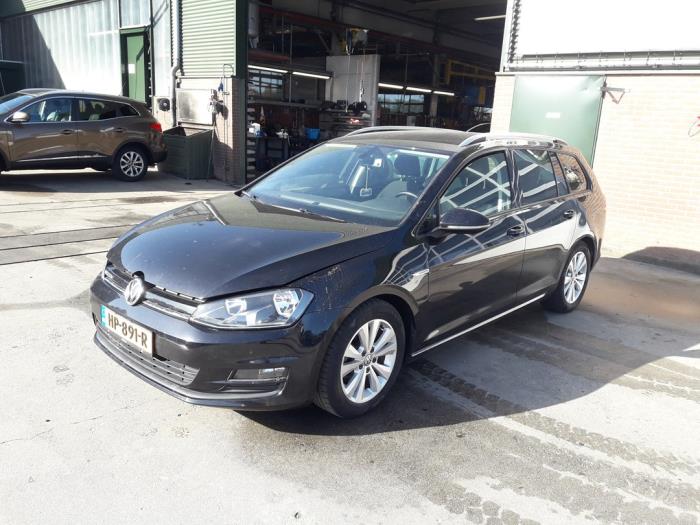 Volkswagen Golf VII Variant 1.0 TSI 12V BlueMotion Technology Sloopvoertuig (2015, Zwart)