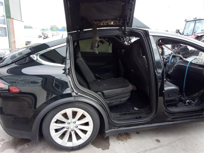 Tesla Model X 75D Sloopvoertuig (2018, Zwart)