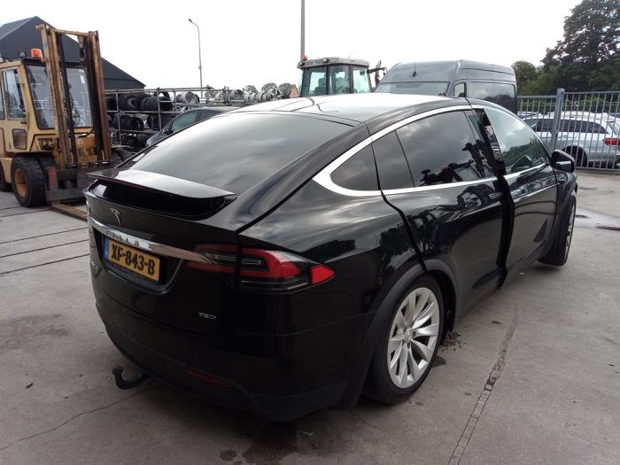 Tesla Model X 75D Sloopvoertuig (2018, Zwart)
