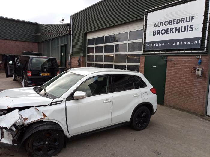 Suzuki Vitara 1.4 S Turbo 16V Sloopvoertuig (2017, Wit)