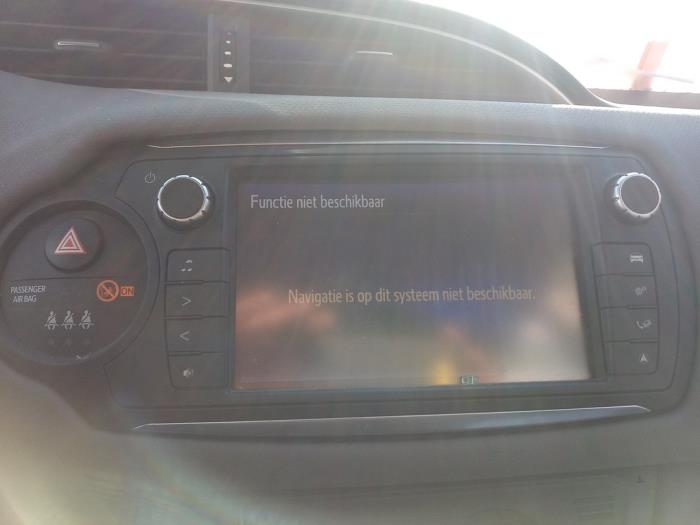 Toyota Yaris III 1.5 16V Hybrid Sloopvoertuig (2016, Grijs)