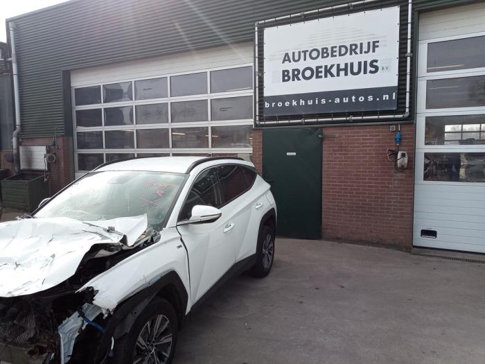 Hyundai Tucson 1.6 T-GDI Hybrid 48V Sloopvoertuig (2022, Wit)