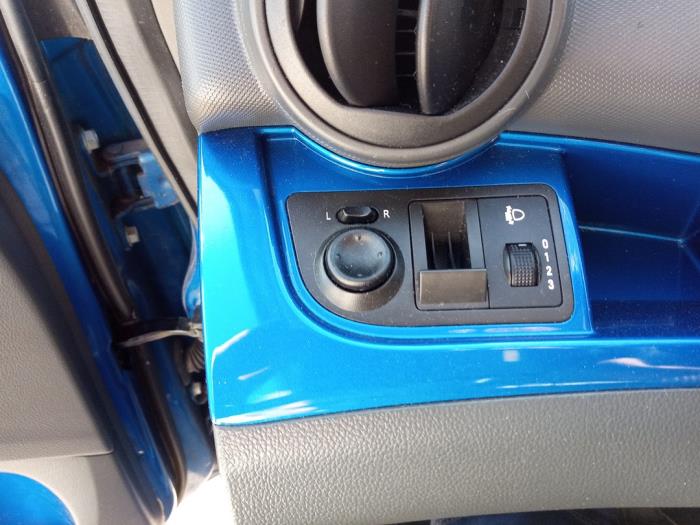 Chevrolet Spark 1.2 16V Samochód złomowany (2010, Niebieski)