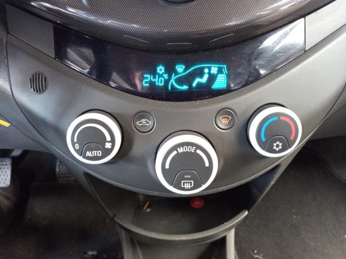 Chevrolet Spark 1.2 16V Samochód złomowany (2010, Niebieski)