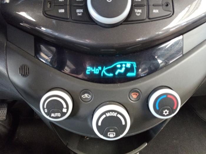 Chevrolet Spark 1.2 16V Samochód złomowany (2010, Niebieski)