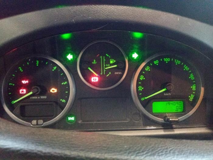 Landrover Defender I 2.2 TD4 16V Skrotfordon (2013, GROEN)