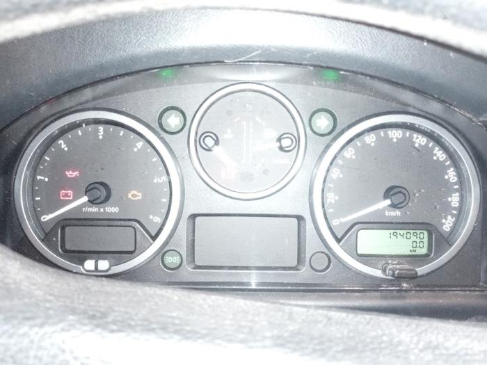 Landrover Defender I 2.2 TD4 16V Skrotfordon (2013, GROEN)