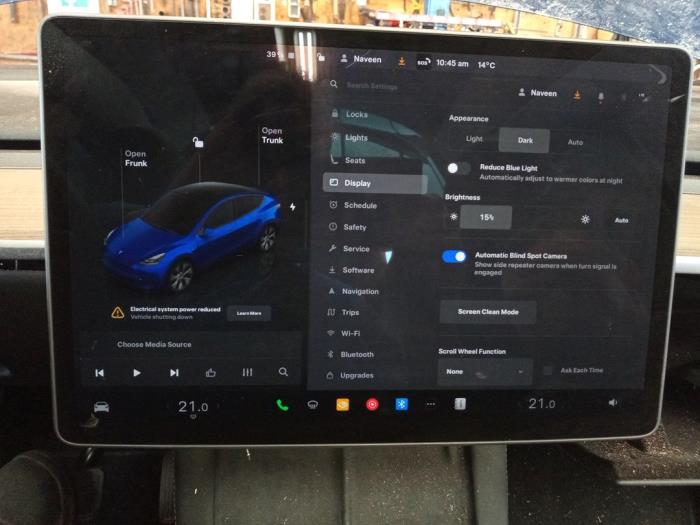 Tesla Model Y RWD Skrotfordon (2024, BLAUW)