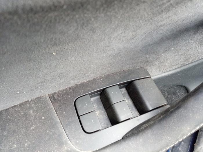 Tesla Model Y RWD Skrotfordon (2024, BLAUW)