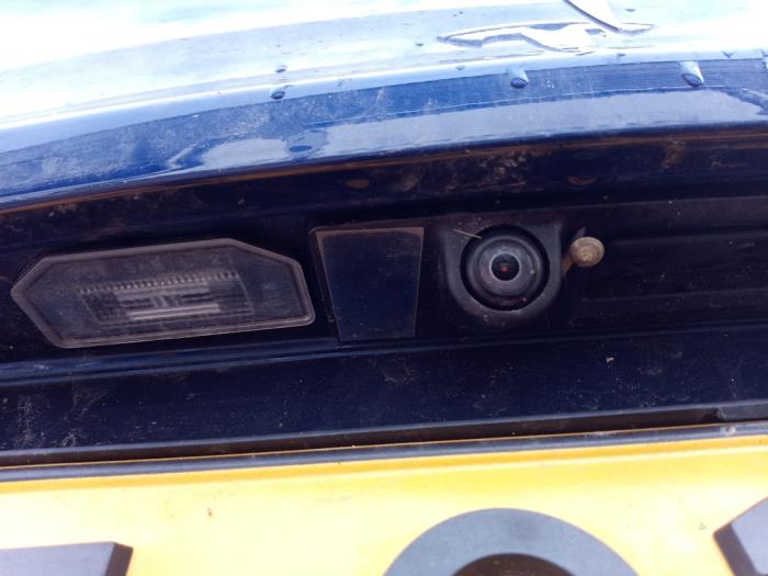 Tesla Model Y RWD Skrotfordon (2024, BLAUW)