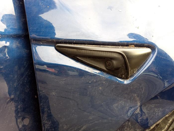 Tesla Model Y RWD Skrotfordon (2024, BLAUW)