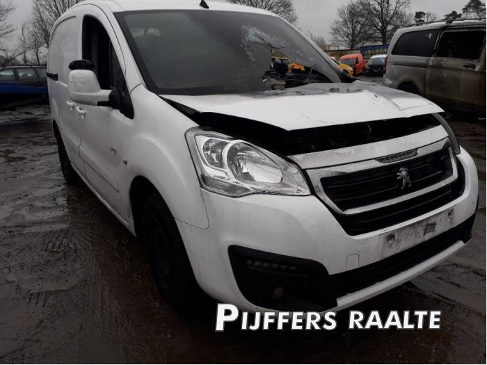 Peugeot Partner 1.6 BlueHDI 75 Skrotfordon (2017, WIT)