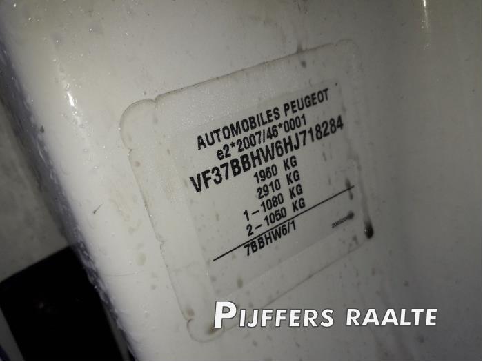 Peugeot Partner 1.6 BlueHDI 75 Skrotfordon (2017, WIT)