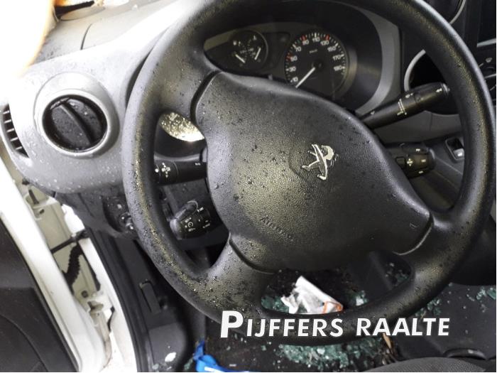 Peugeot Partner 1.6 BlueHDI 75 Skrotfordon (2017, WIT)