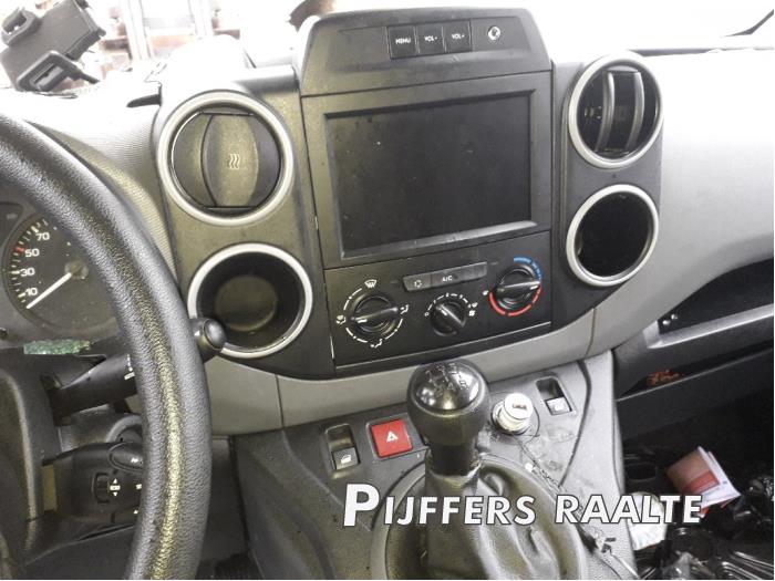 Peugeot Partner 1.6 BlueHDI 75 Skrotfordon (2017, WIT)