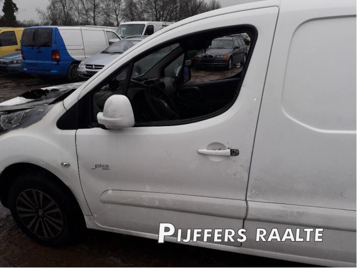 Peugeot Partner 1.6 BlueHDI 75 Skrotfordon (2017, WIT)