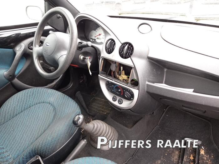 Ford Ka I 1.3i Sloopvoertuig (2005, Zwart)