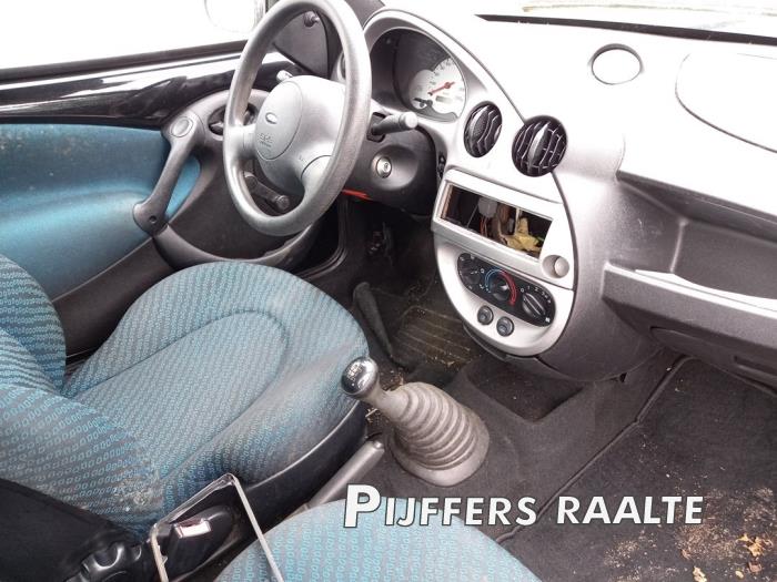Ford Ka I 1.3i Sloopvoertuig (2005, Zwart)
