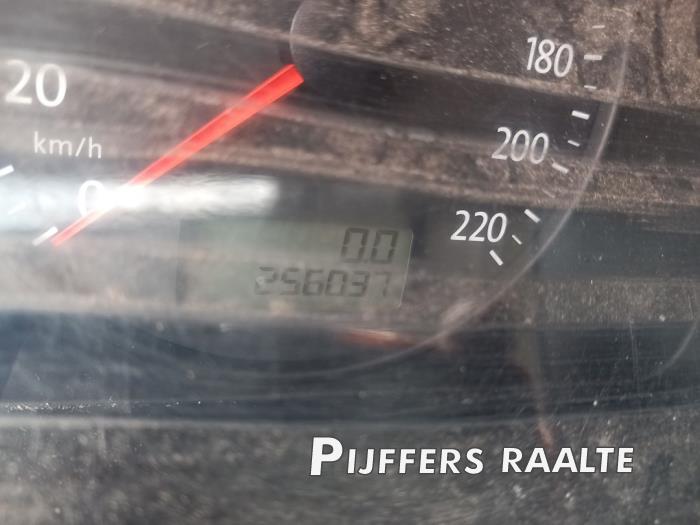 Volkswagen Transporter T5 2.5 TDi PF Samochód złomowany (2007, Metalik, Szary)