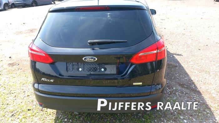 Ford Focus 3 Wagon 1.0 Ti-VCT EcoBoost 12V 125 Samochód złomowany (2016, Czarny)