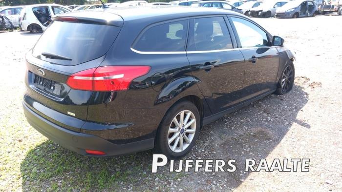 Ford Focus 3 Wagon 1.0 Ti-VCT EcoBoost 12V 125 Samochód złomowany (2016, Czarny)