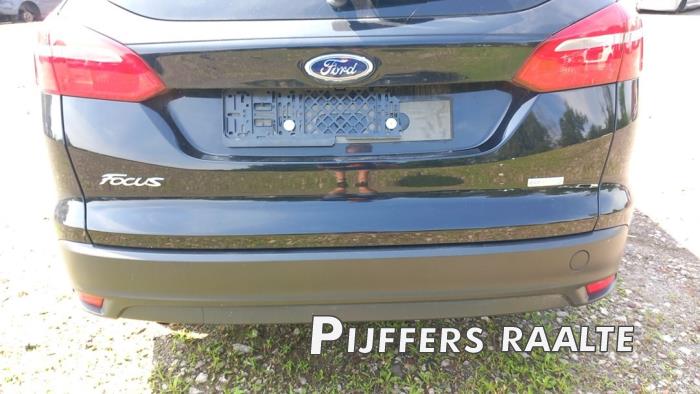 Ford Focus 3 Wagon 1.0 Ti-VCT EcoBoost 12V 125 Samochód złomowany (2016, Czarny)