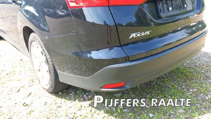 Ford Focus 3 Wagon 1.0 Ti-VCT EcoBoost 12V 125 Samochód złomowany (2016, Czarny)