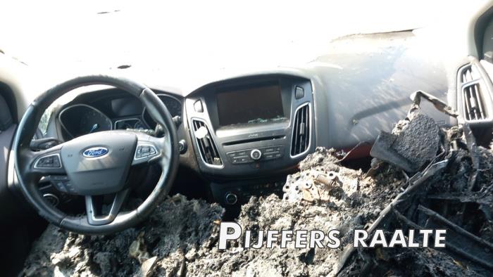 Ford Focus 3 Wagon 1.0 Ti-VCT EcoBoost 12V 125 Samochód złomowany (2016, Czarny)