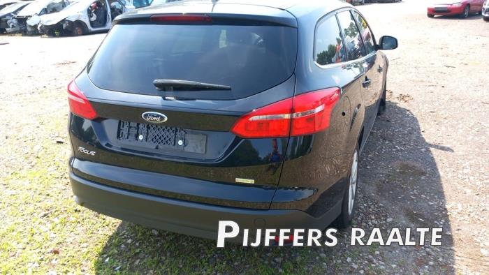 Ford Focus 3 Wagon 1.0 Ti-VCT EcoBoost 12V 125 Samochód złomowany (2016, Czarny)