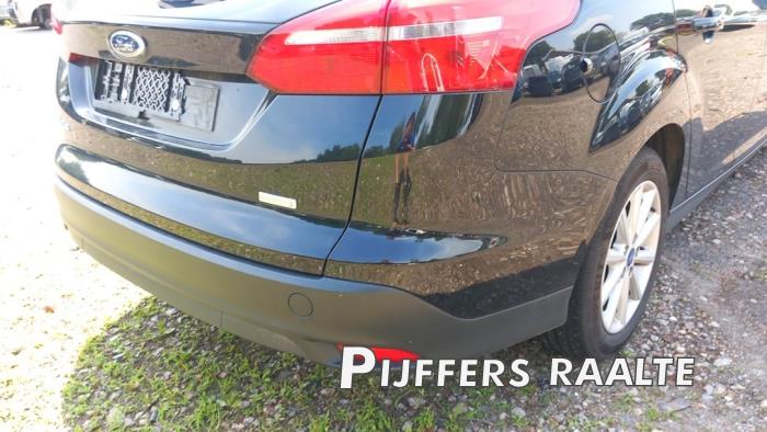 Ford Focus 3 Wagon 1.0 Ti-VCT EcoBoost 12V 125 Samochód złomowany (2016, Czarny)