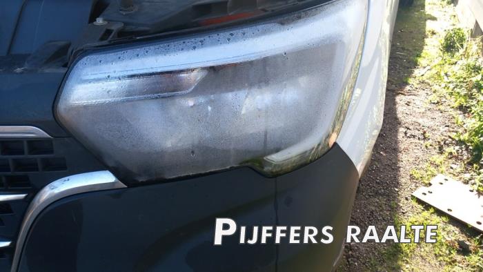 Renault Master III 2.3 dCi 135 16V FWD Skrotfordon (2021, BLANC MINERAL)