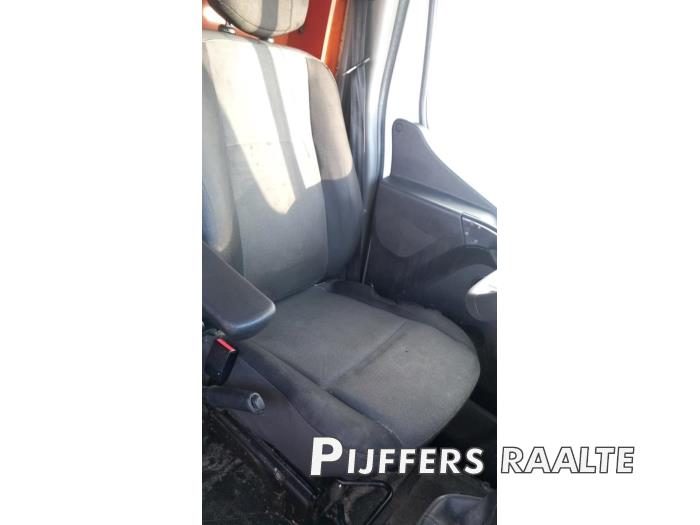 Renault Master III 2.3 dCi 135 16V FWD Skrotfordon (2021, BLANC MINERAL)