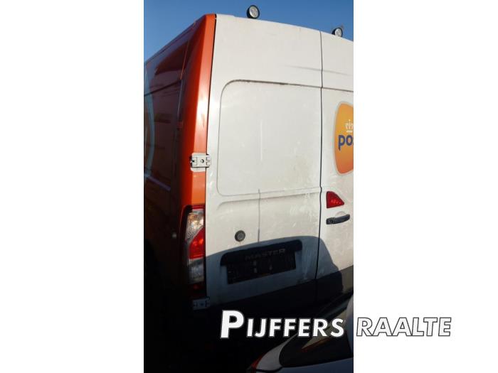 Renault Master III 2.3 dCi 135 16V FWD Skrotfordon (2021, BLANC MINERAL)