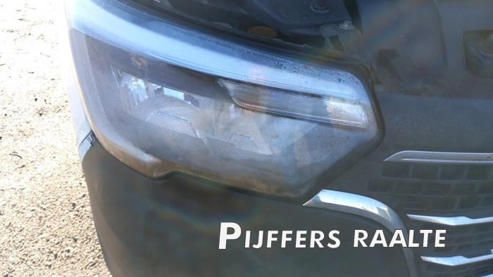 Renault Master III 2.3 dCi 135 16V FWD Skrotfordon (2021, BLANC MINERAL)