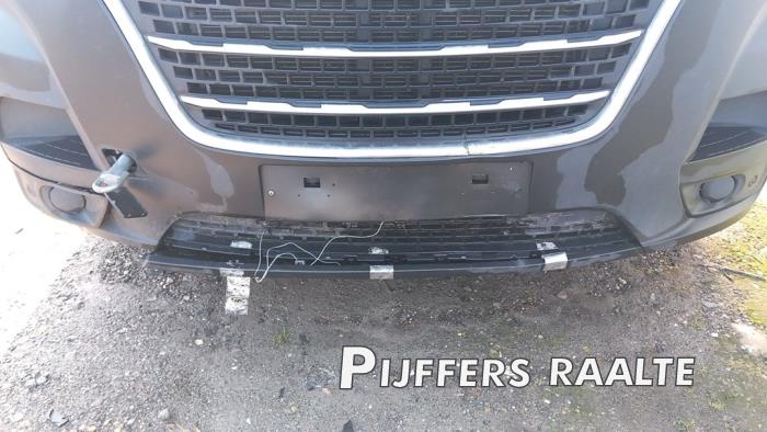 Renault Master III 2.3 dCi 135 16V FWD Skrotfordon (2021, BLANC MINERAL)