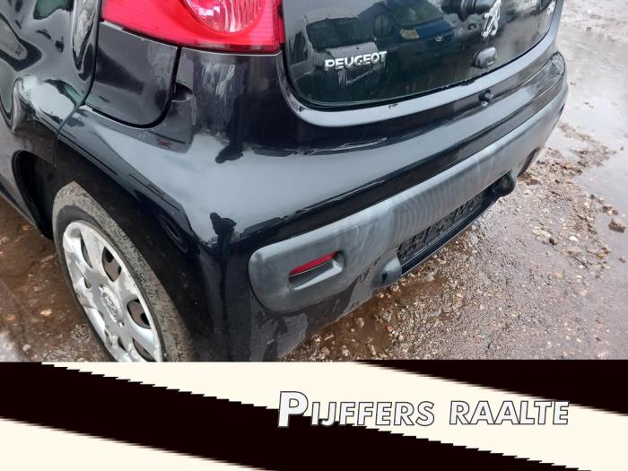 Peugeot 107 1.0 12V Skrotfordon (2011, ZWART)