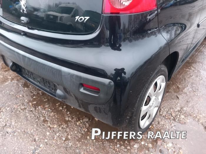Peugeot 107 1.0 12V Skrotfordon (2011, ZWART)