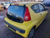 Peugeot 107 1.0 12V Skrotfordon (2009, GEEL)