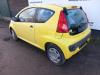 Peugeot 107 1.0 12V Skrotfordon (2009, GEEL)