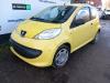 Peugeot 107 1.0 12V Skrotfordon (2009, GEEL)