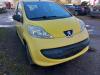 Peugeot 107 1.0 12V Skrotfordon (2009, GEEL)