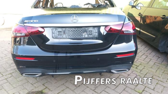 Mercedes E E-220d 2.0 Turbo 16V Sloopvoertuig (2021, Zwart)