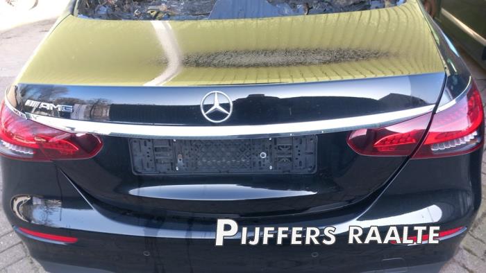 Mercedes E E-220d 2.0 Turbo 16V Sloopvoertuig (2021, Zwart)
