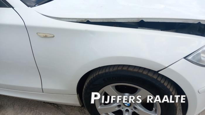 BMW 1 serie 116i 1.6 16V Skrotfordon (2008, WIT)