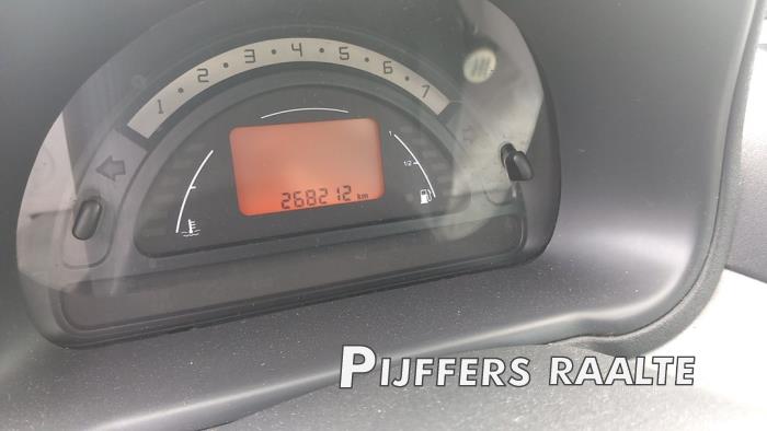 Citroen C3 1.6 16V Skrotfordon (2003, BLAUW)