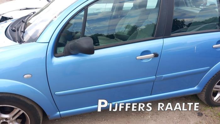 Citroen C3 1.6 16V Skrotfordon (2003, BLAUW)