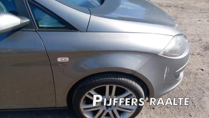 Seat Toledo 2.0 FSI 16V Sloopvoertuig (2005, Grijs)