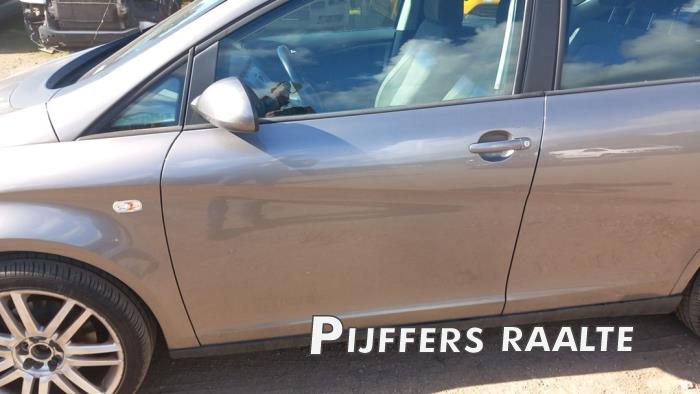 Seat Toledo 2.0 FSI 16V Sloopvoertuig (2005, Grijs)